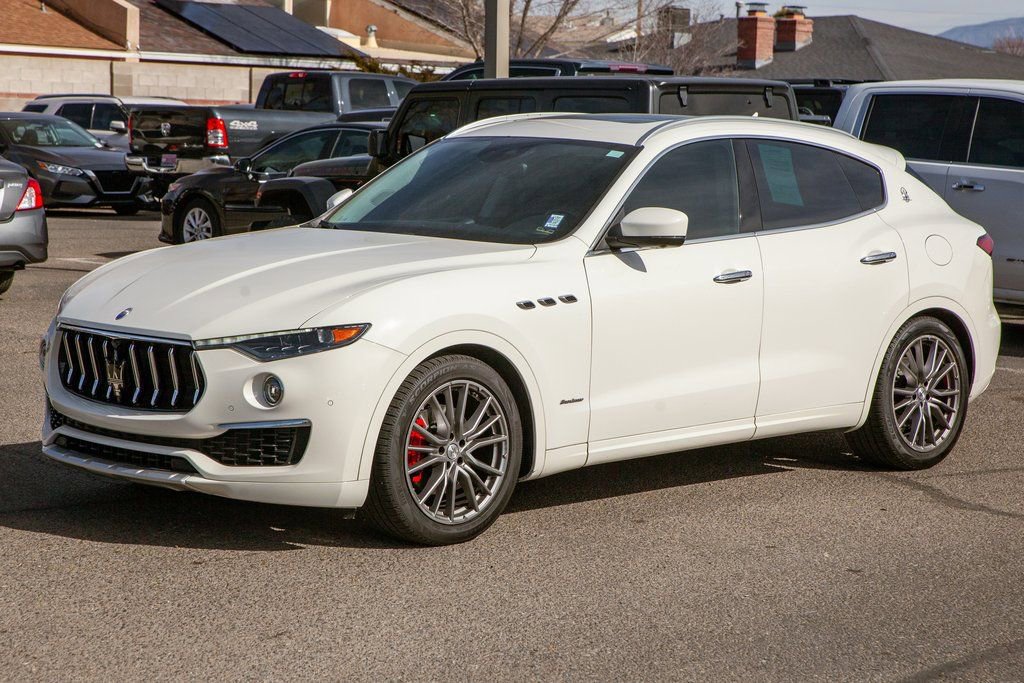 Used 2021 Maserati Levante GranLusso image 9
