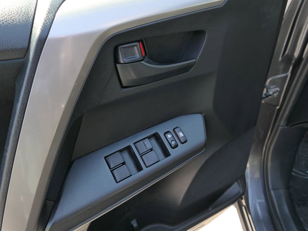 Used 2018 Toyota RAV4 LE w/ All Weather Liner Package FWD image 13