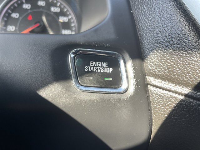 Used 2021 GMC Acadia SLE w/ Driver Convenience Package FWD image 16