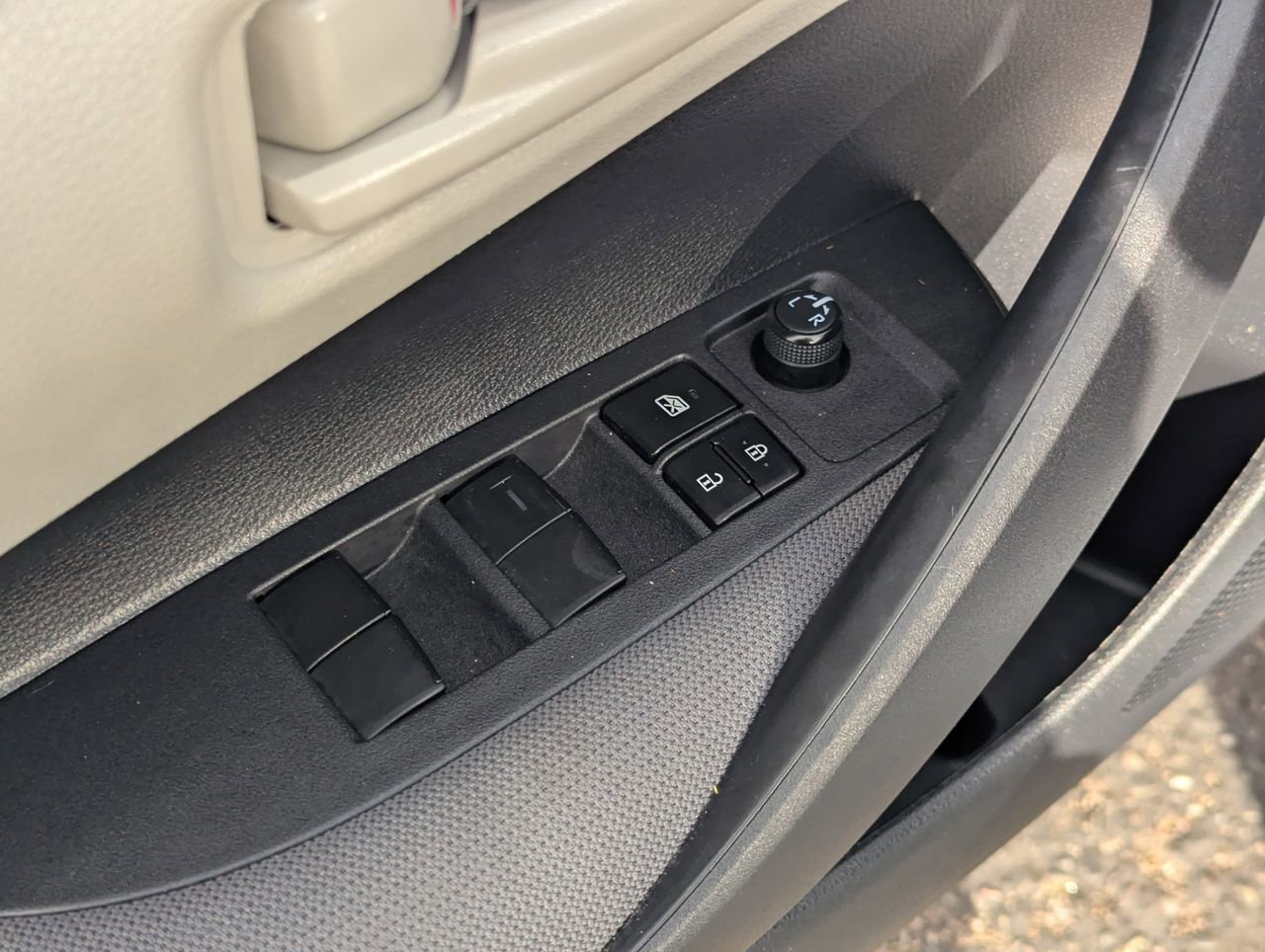 Used 2024 Toyota Corolla LE image 22