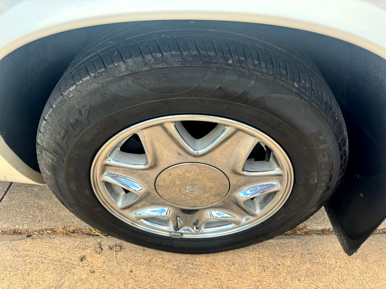 Used 2001 Cadillac Eldorado ESC w/ Comfort/Convenience Pkg image 16