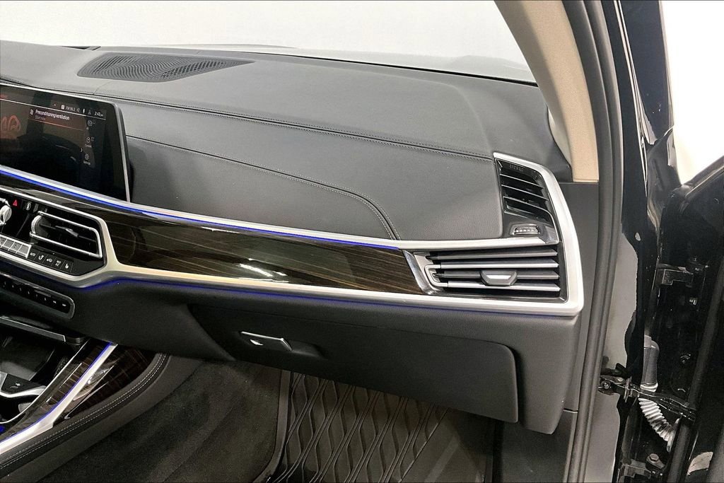 Used 2021 BMW X7 xDrive40i w/ Premium Package AWD/4WD image 16
