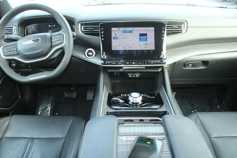 Used 2024 Jeep Wagoneer L Series II w/ Flexible Seating Group image 14