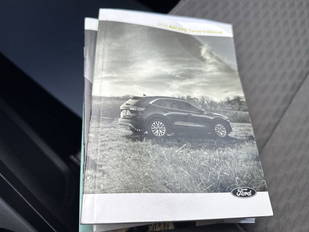 Used 2022 Ford Escape SE image 25