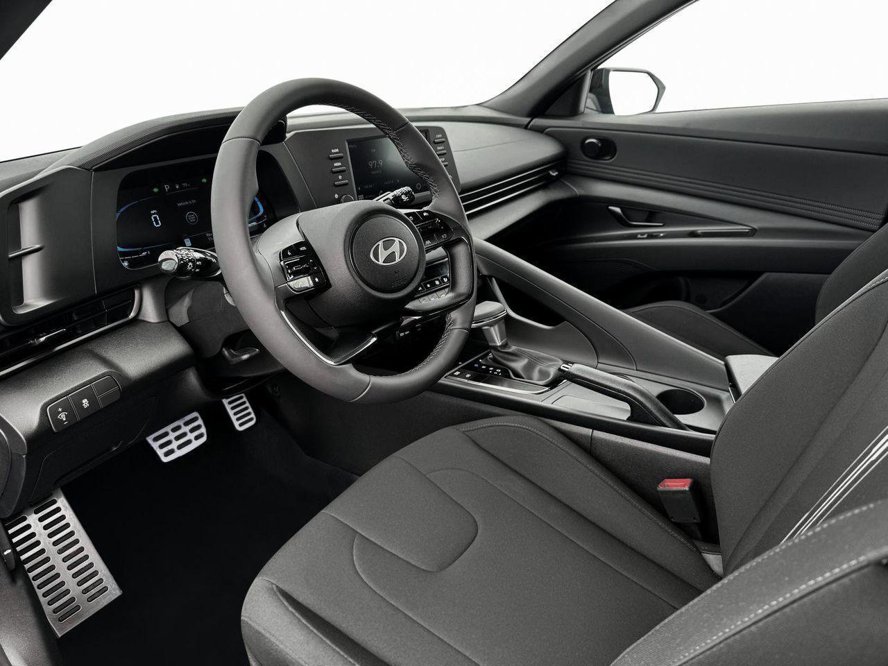 New 2025 Hyundai Elantra Sport image 14