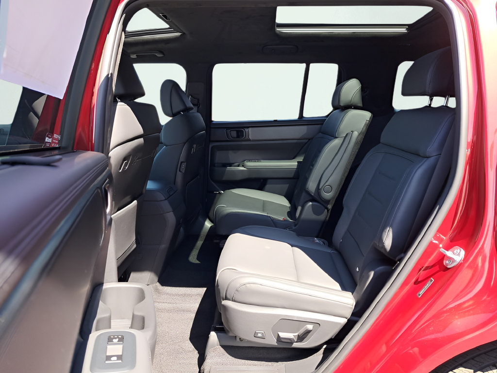 New 2025 Hyundai Santa Fe Calligraphy AWD/4WD image 13