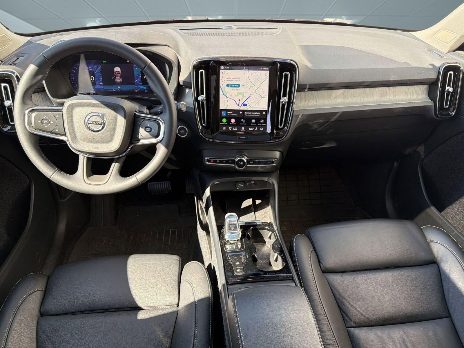 Certified 2023 Volvo XC40 B5 Ultimate w/ Protection Package Premier image 16