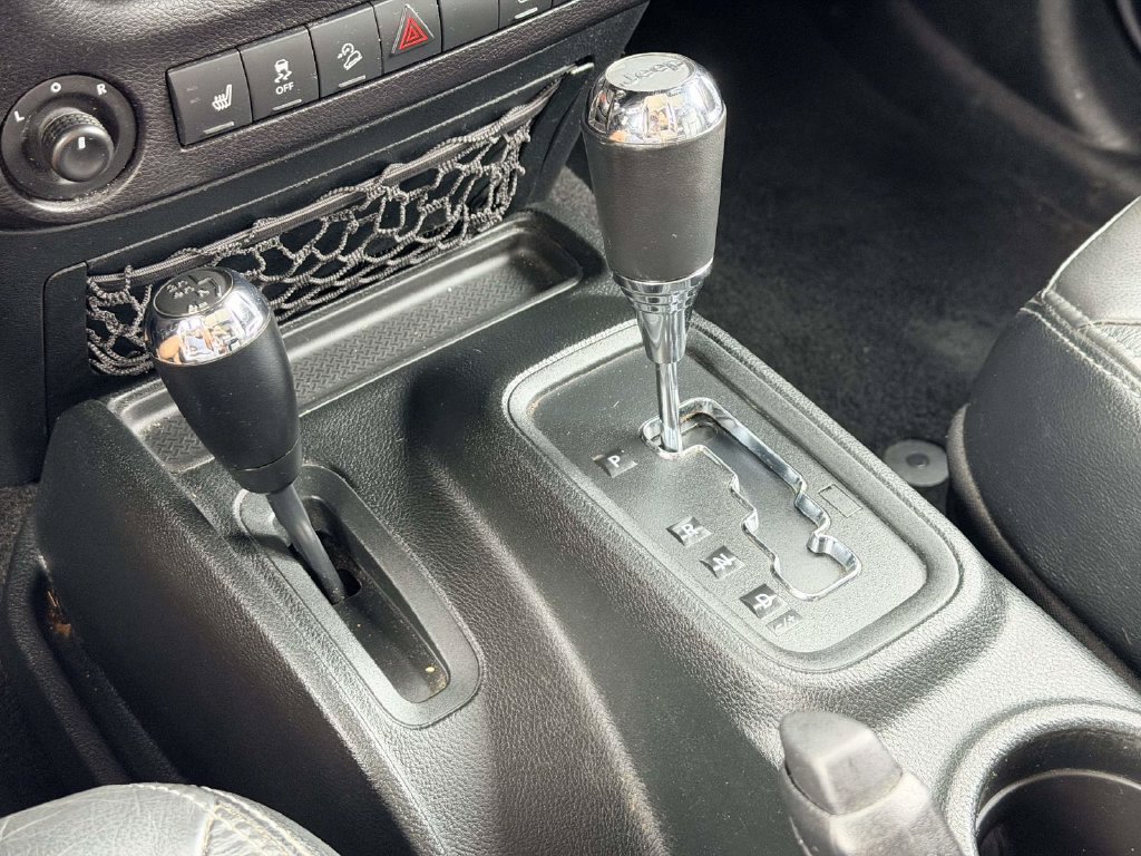 Used 2018 Jeep Wrangler Unlimited Sahara AWD/4WD image 20
