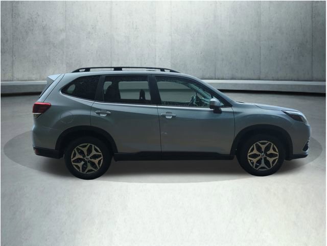 Used 2023 Subaru Forester Premium AWD/4WD image 7