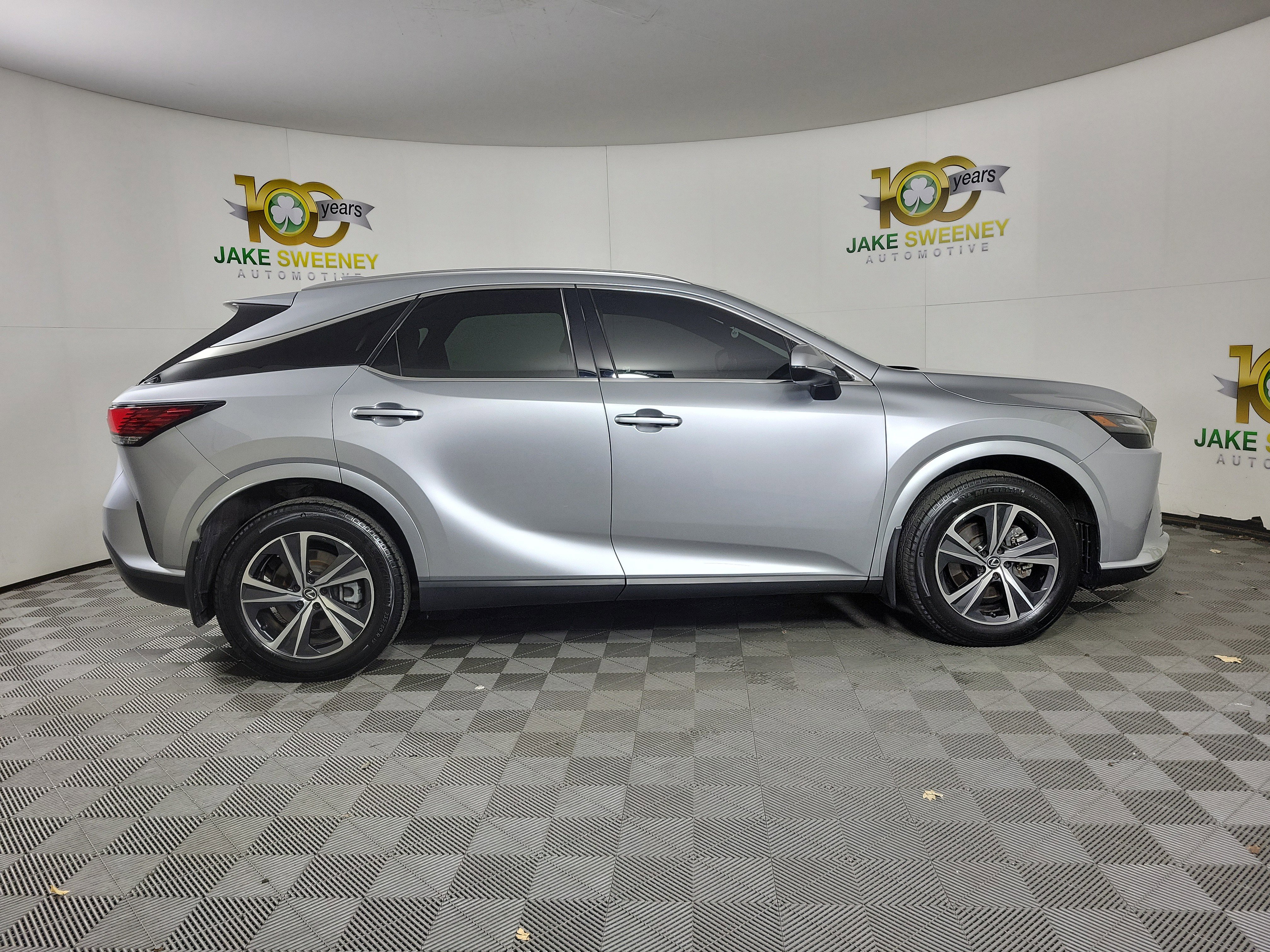 Used 2023 Lexus RX 350h image 8