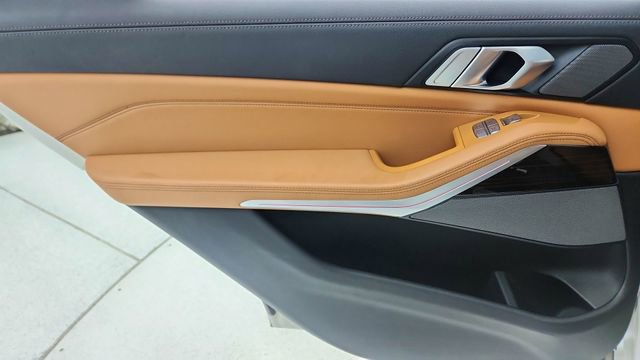 Used 2021 BMW X7 xDrive40i w/ M Sport Package image 36