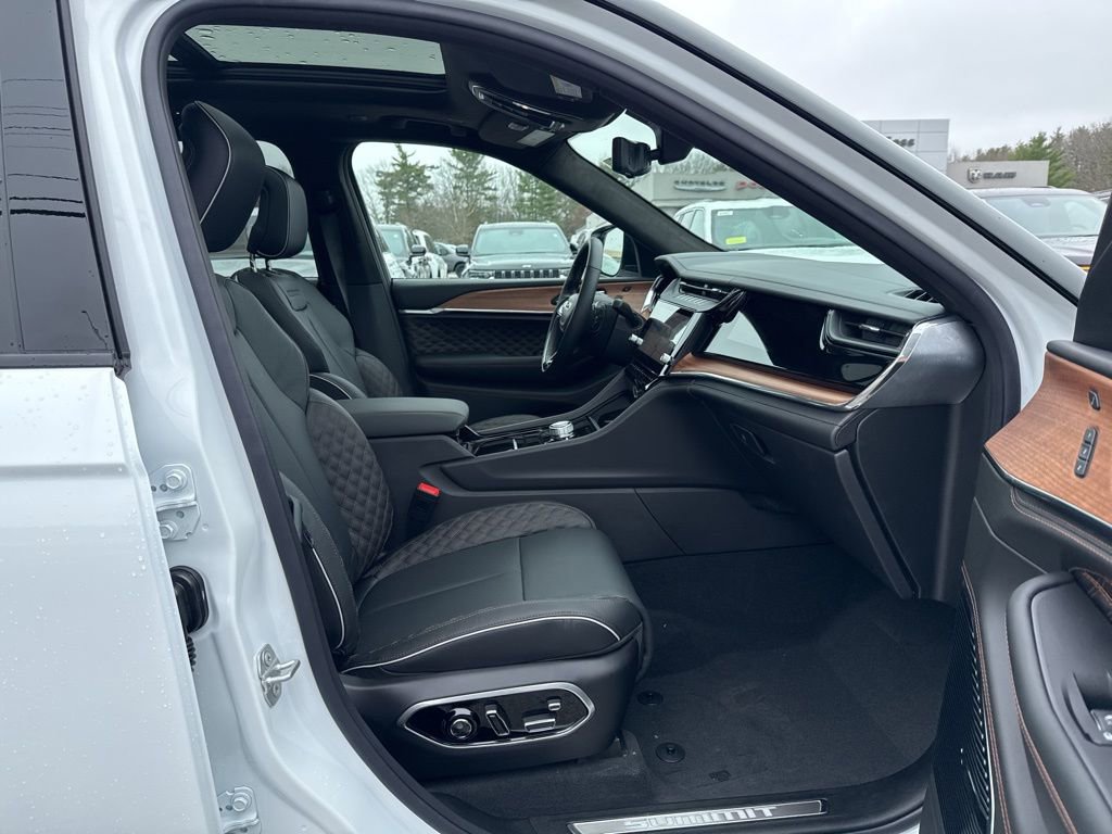 New 2026 Jeep Grand Cherokee L Summit AWD/4WD image 35