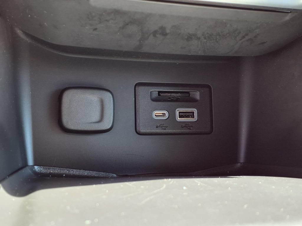 Certified 2023 GMC Acadia SLE w/ Driver Convenience Package FWD image 23