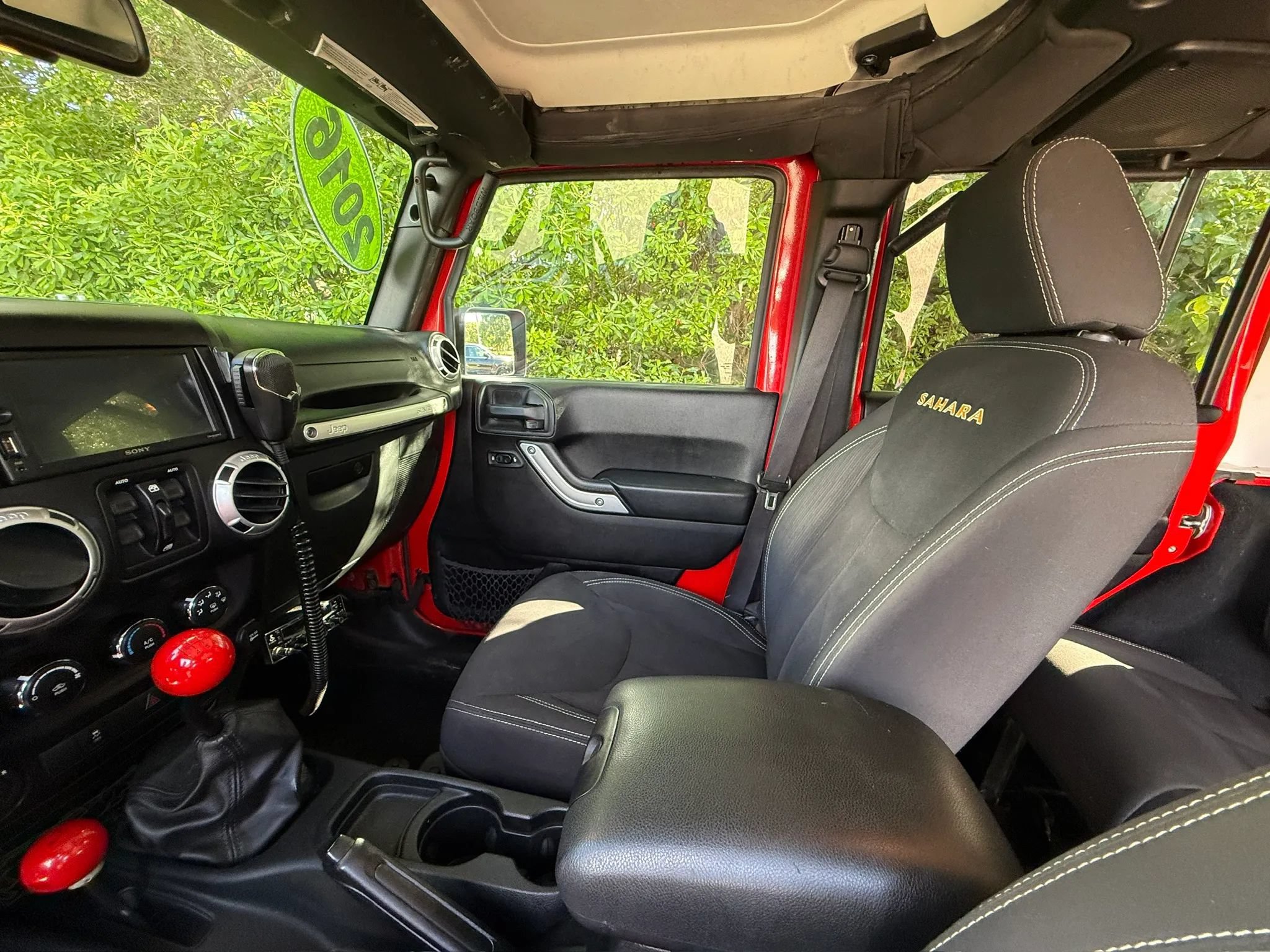 Used 2016 Jeep Wrangler Unlimited Sahara w/ Connectivity Group AWD/4WD image 46