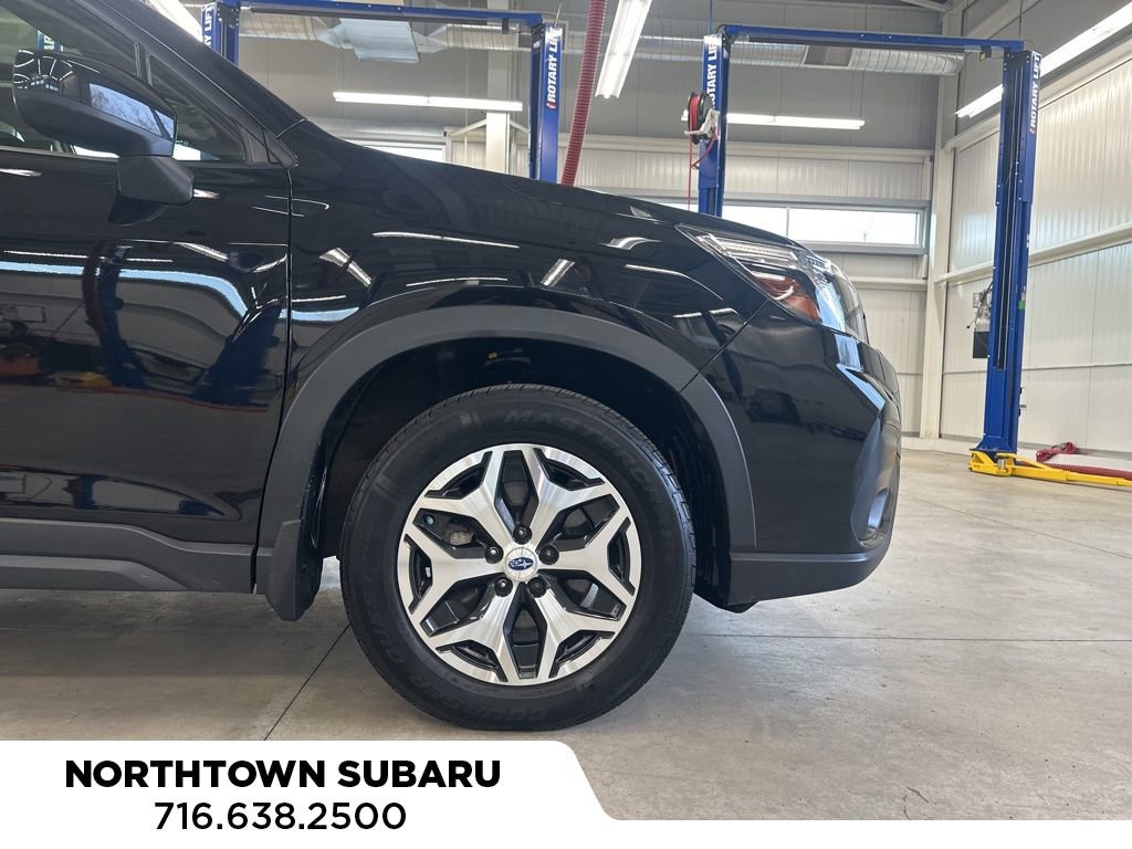 Used 2020 Subaru Forester Premium AWD/4WD image 32