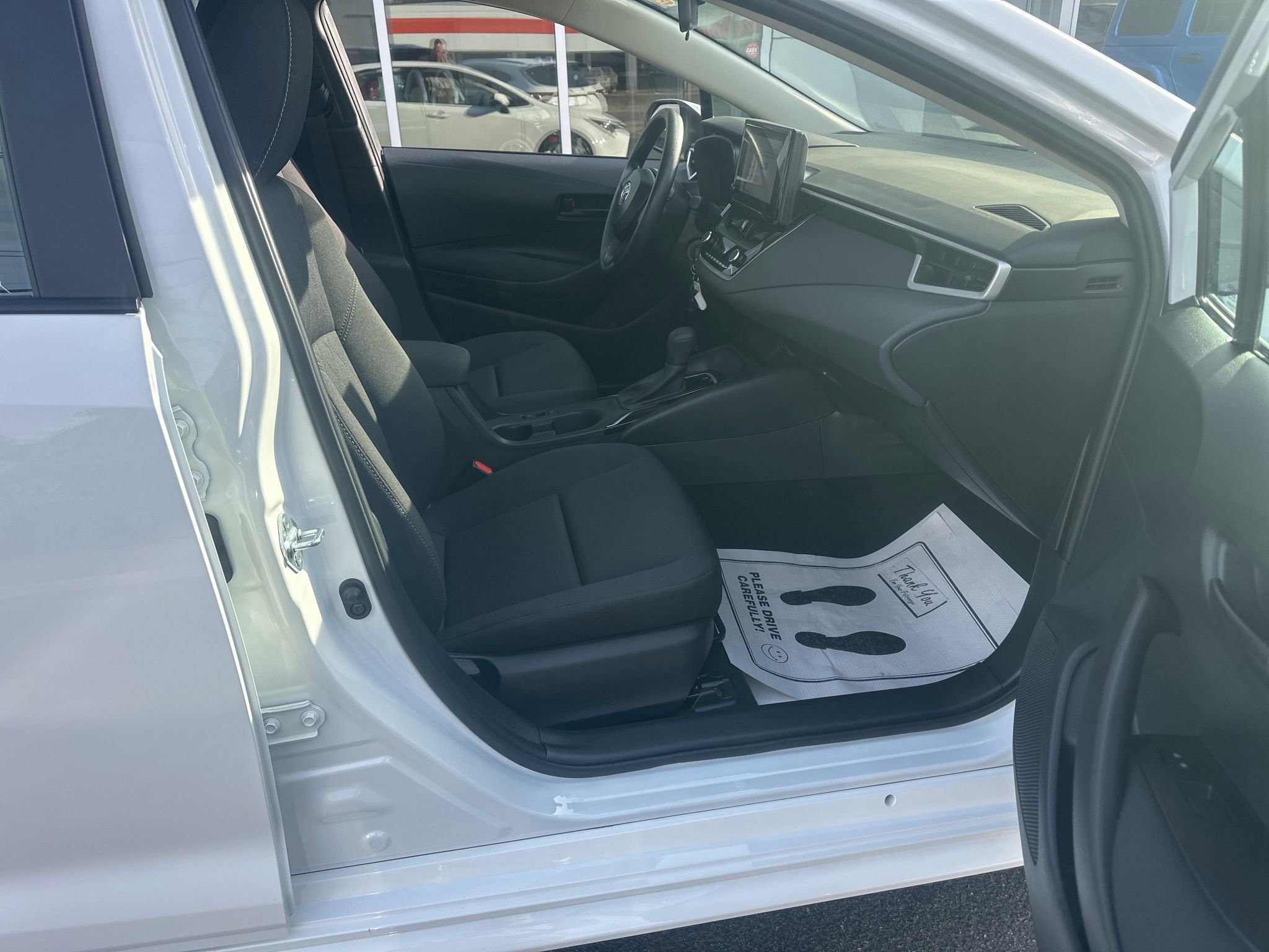 Used 2025 Toyota Corolla LE image 9