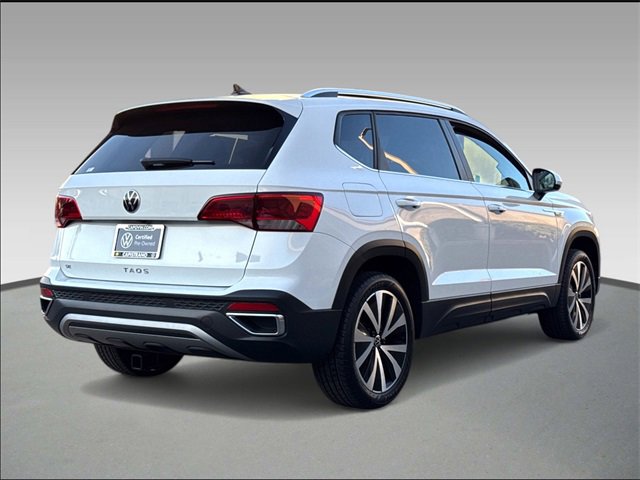 Certified 2023 Volkswagen Taos SE image 4
