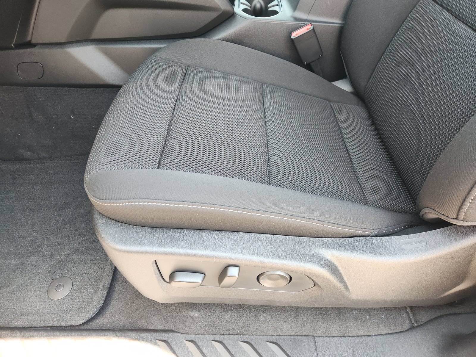 New 2026 GMC Canyon Elevation w/ Convenience Package RWD image 29