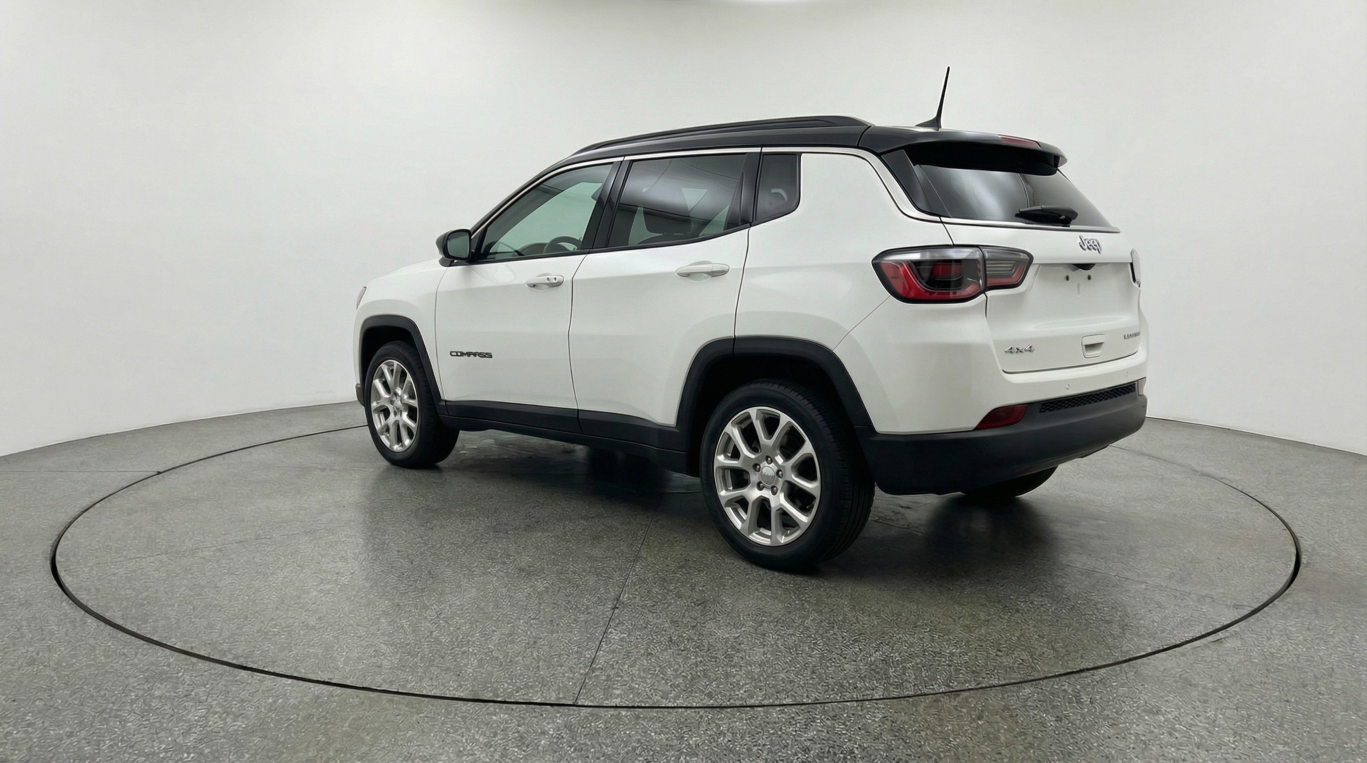 Used 2025 Jeep Compass Limited AWD/4WD image 6