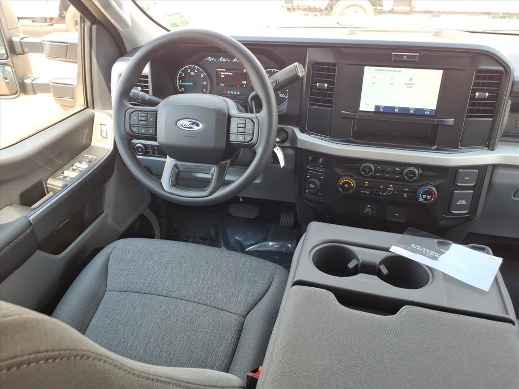 New 2026 Ford F250 4x4 Crew Cab Super Duty image 4