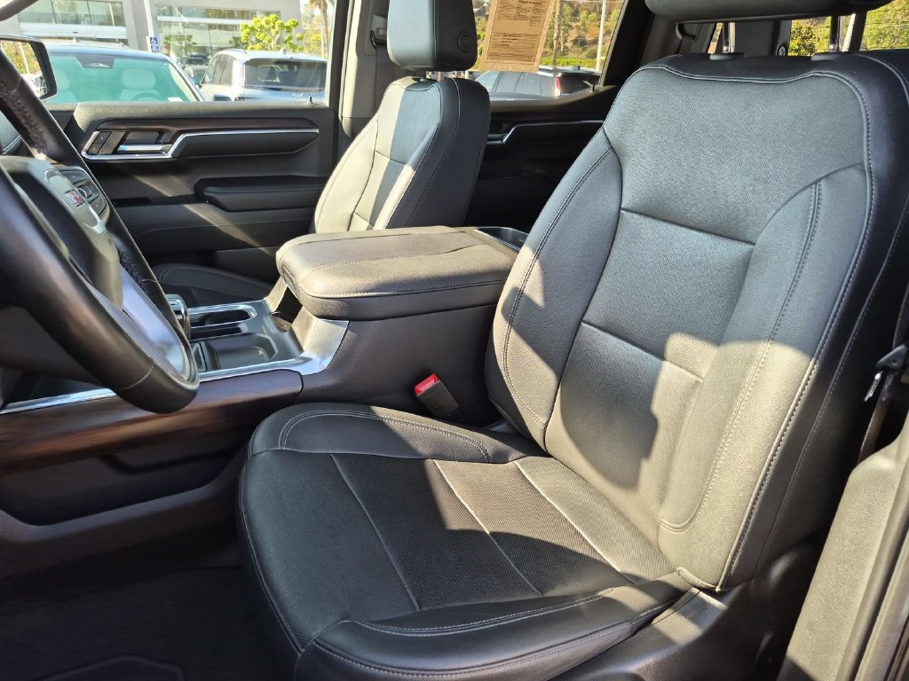 Used 2023 GMC Sierra 1500 SLT w/ SLT Premium Package AWD/4WD image 12