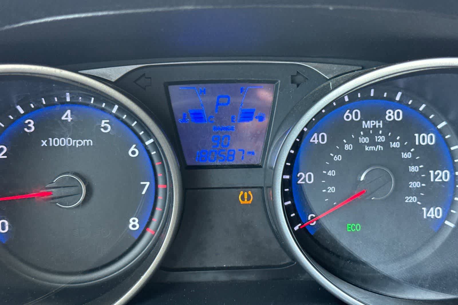 Used 2012 Hyundai Tucson Limited w/ Premium Pkg FWD image 28