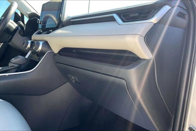Used 2024 Toyota RAV4 Limited image 20