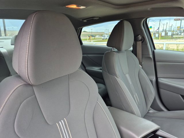 Used 2022 Hyundai Elantra SEL w/ Convenience + Premium Package FWD image 15