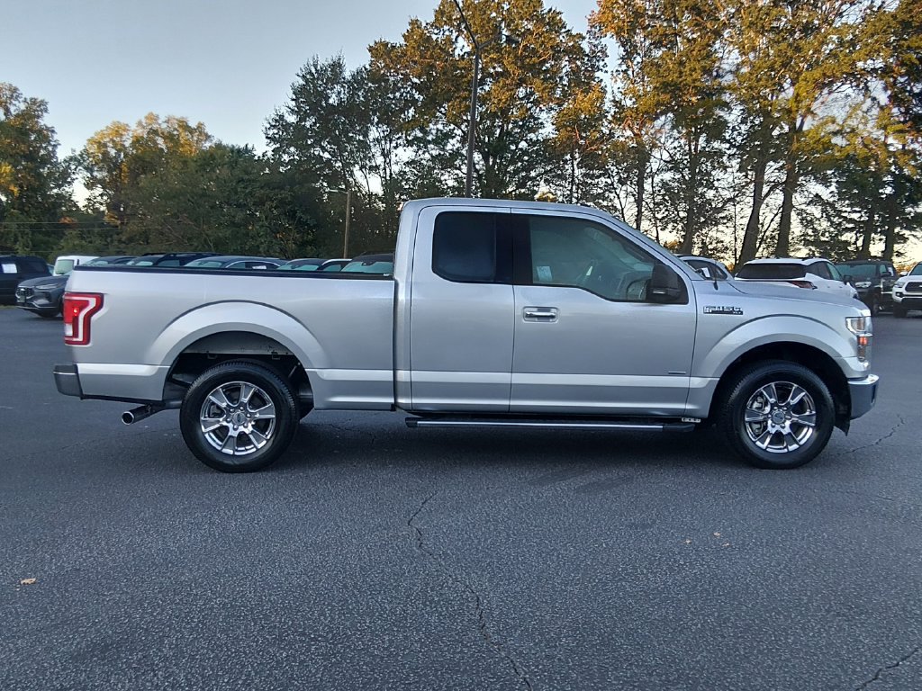 Used 2017 Ford F150 XLT w/ Equipment Group 302A Luxury RWD image 3