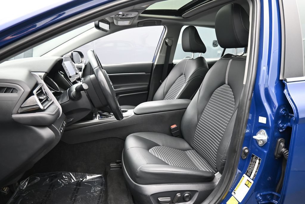 Used 2024 Toyota Camry SE w/ Convenience Package FWD image 21