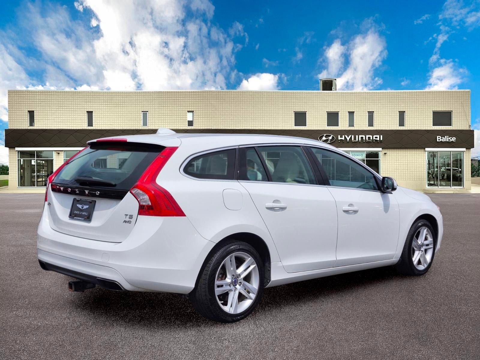 Used 2015 Volvo V60 T5 Premier image 3