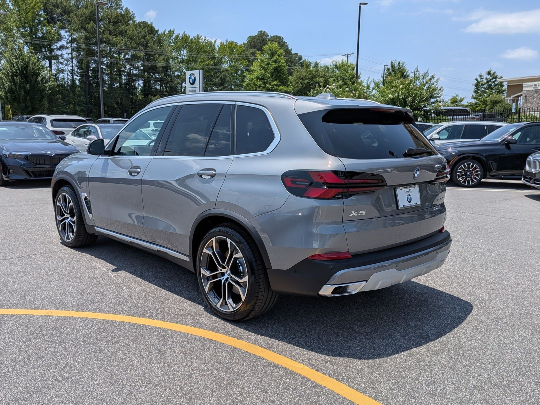 New 2026 BMW X5 xDrive50e AWD/4WD image 5