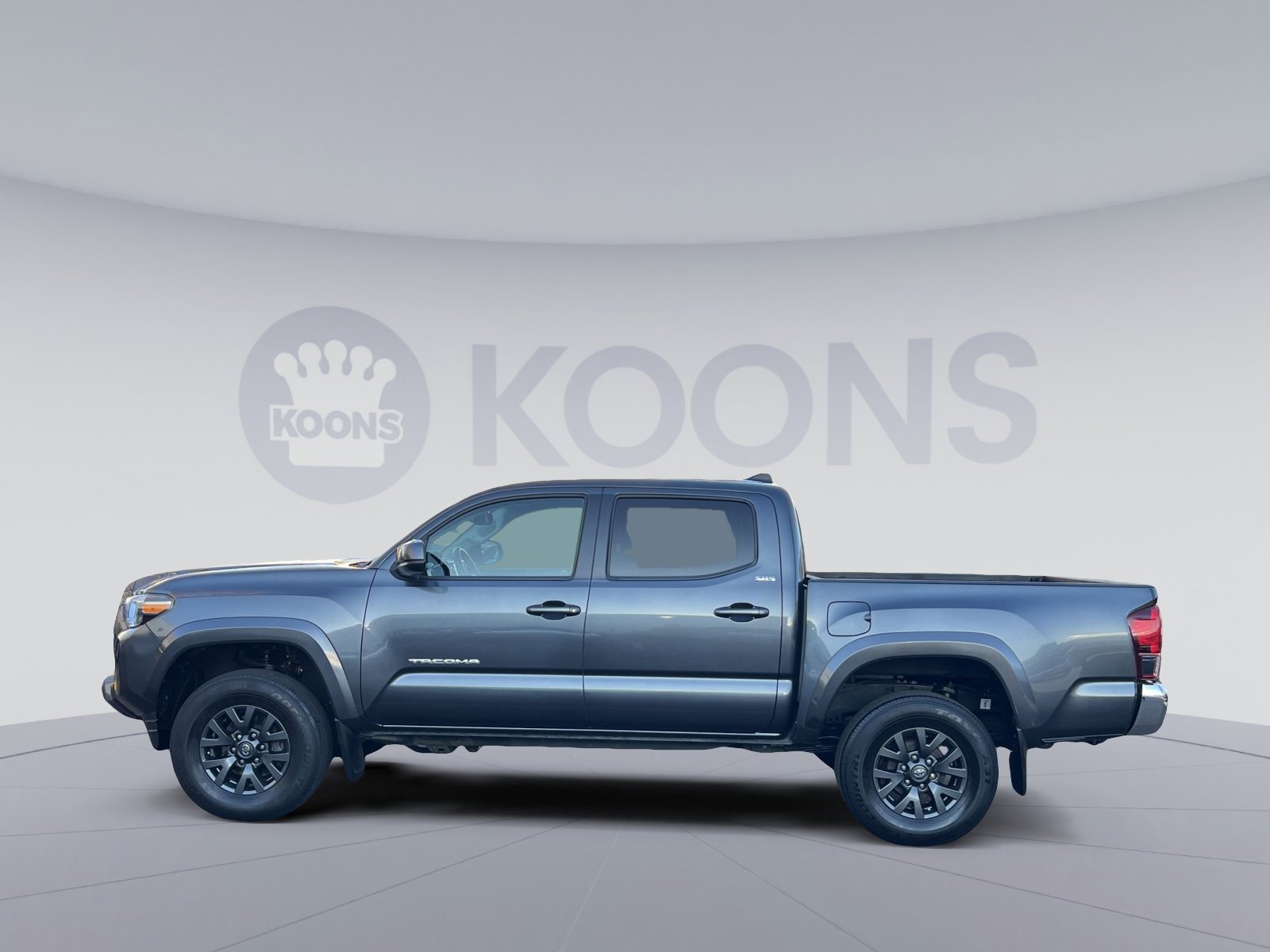 Used 2022 Toyota Tacoma SR5 image 2