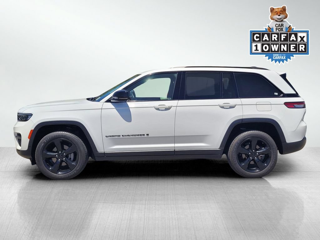 Used 2023 Jeep Grand Cherokee Altitude AWD/4WD image 7