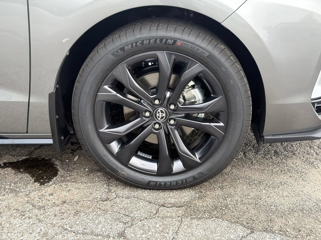 New 2026 Toyota Sienna XSE FWD image 13