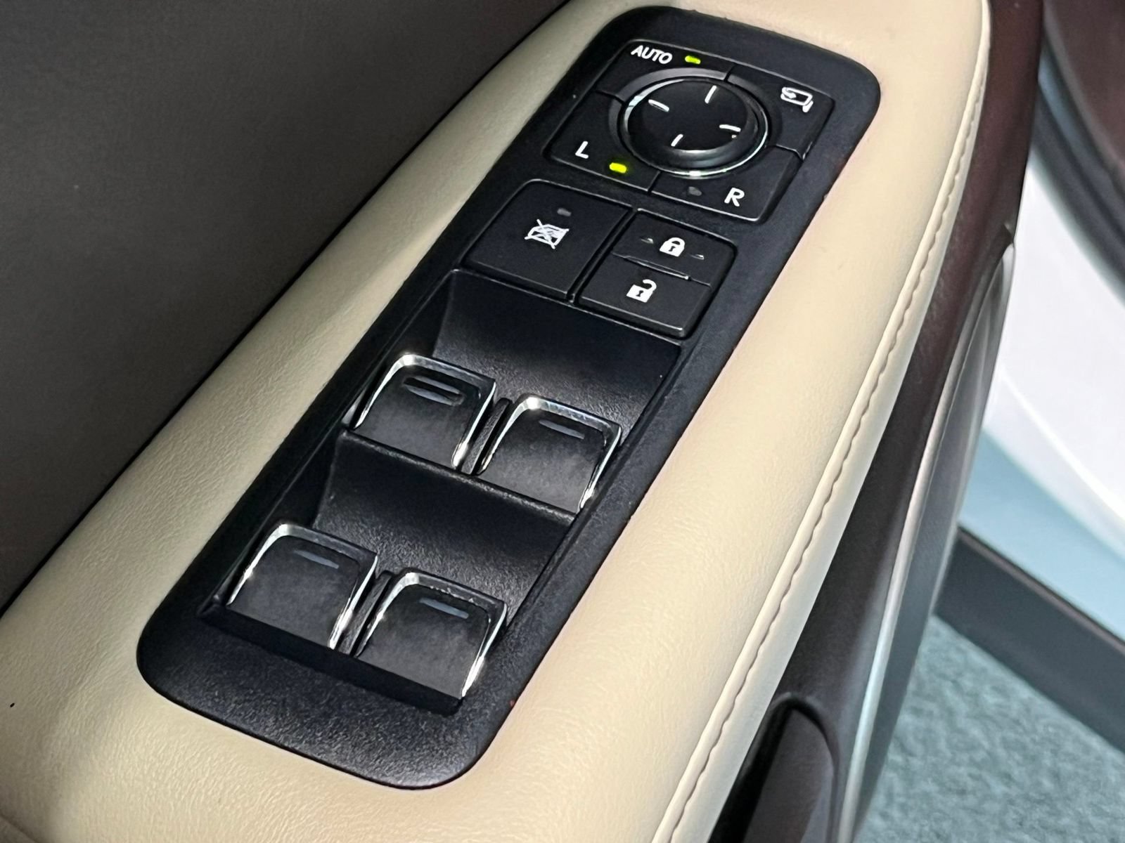 Used 2016 Lexus RX 350 AWD w/ Premium Package image 35