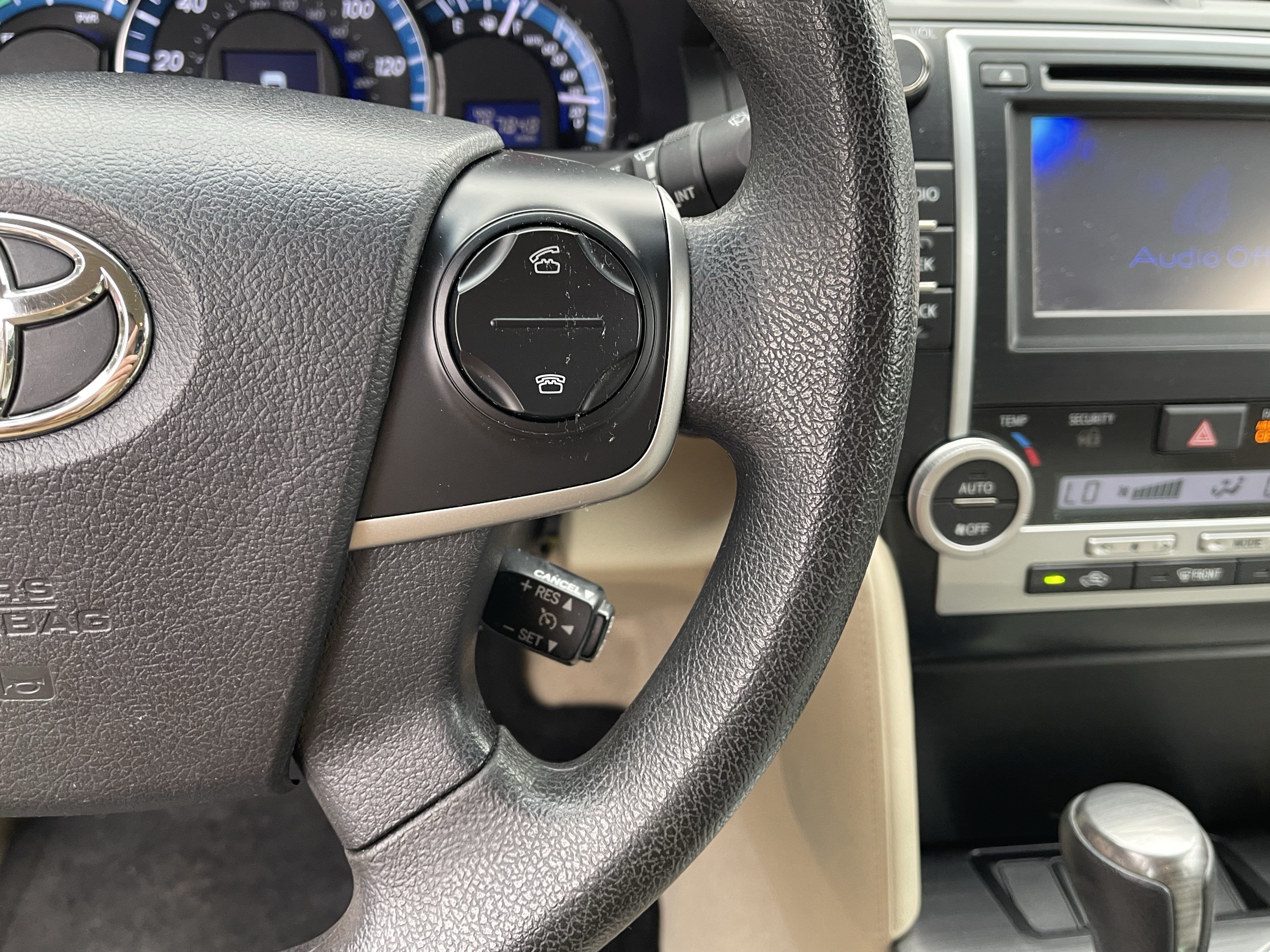 Used 2014 Toyota Camry LE FWD image 20