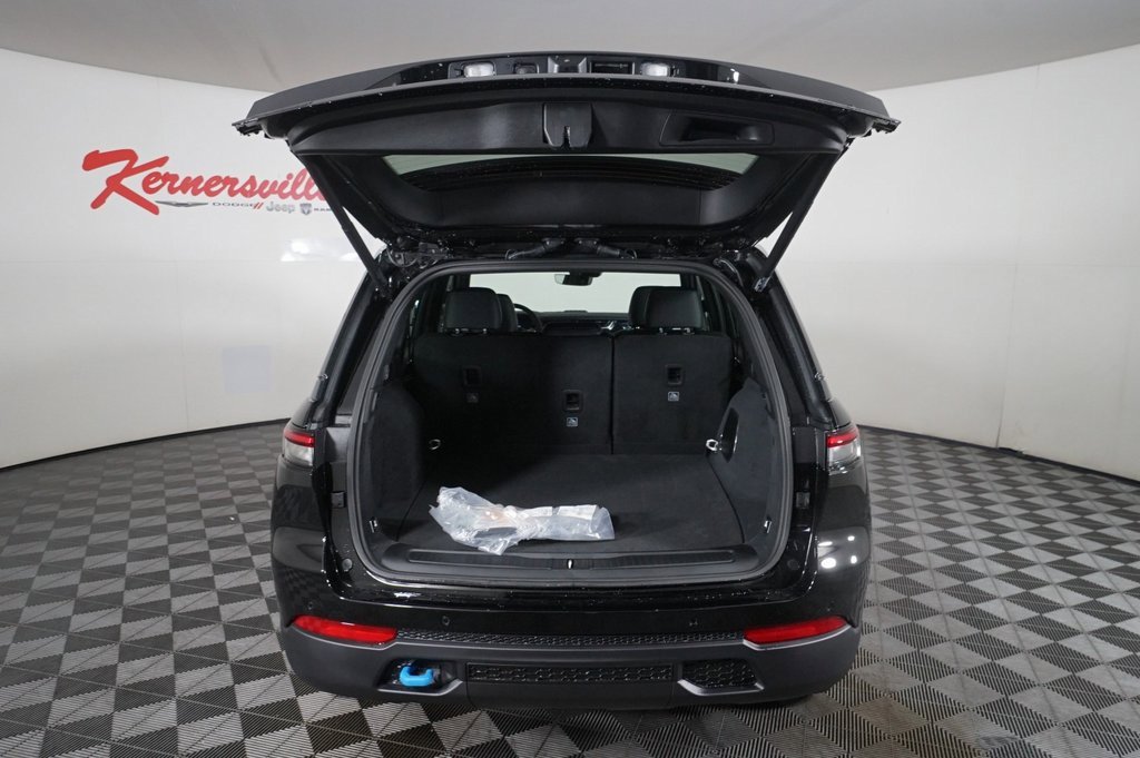 New 2024 Jeep Grand Cherokee Trailhawk image 6