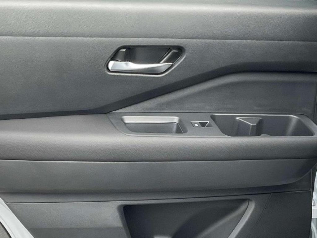 New 2026 Nissan Pathfinder SL FWD image 16
