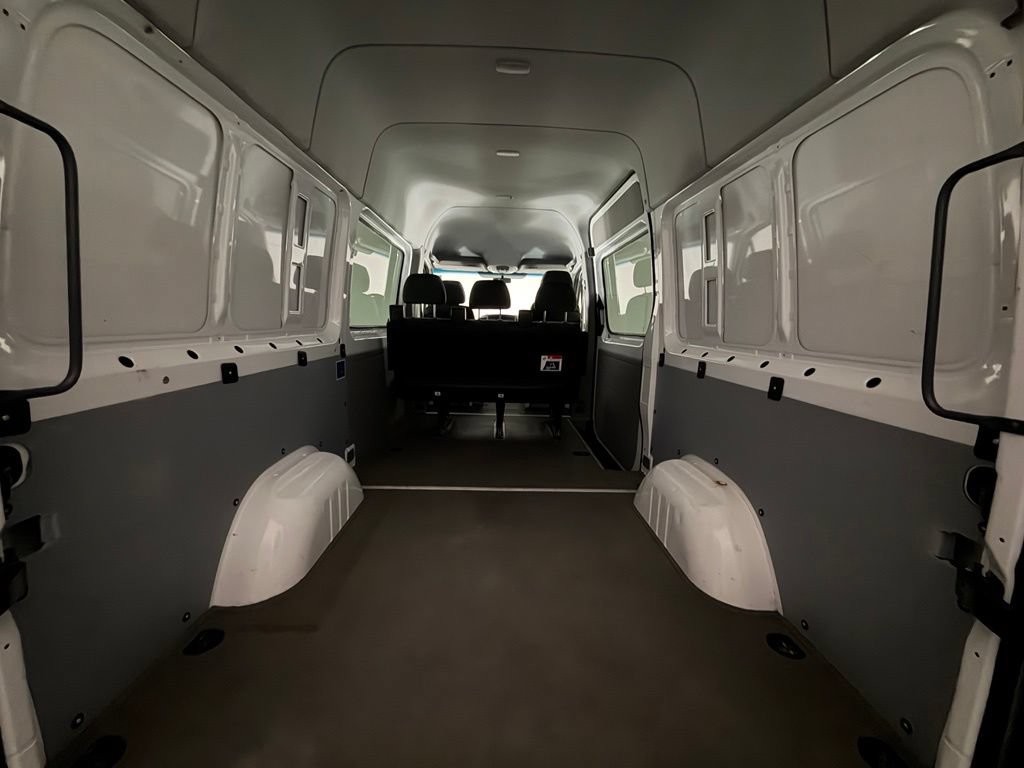 Used 2013 Mercedes-Benz Sprinter 2500 image 4