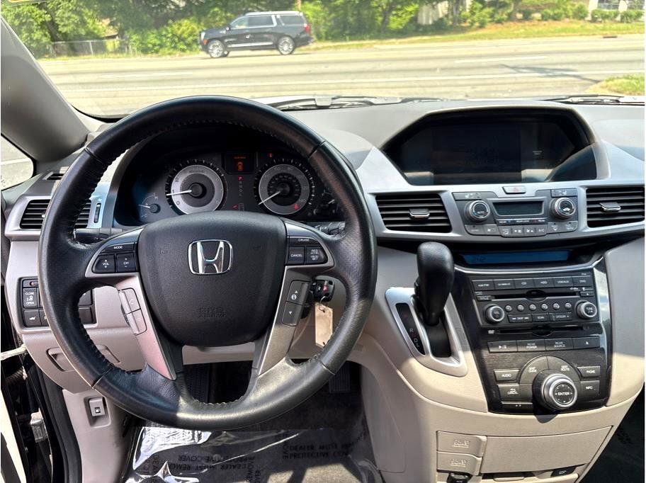 Used 2013 Honda Odyssey Touring image 17