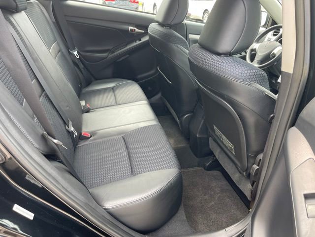 Used 2009 Pontiac Vibe GT FWD image 28