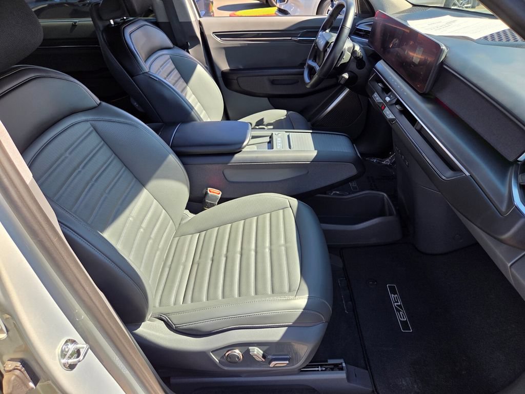 Used 2024 Kia EV9 Land AWD/4WD image 17