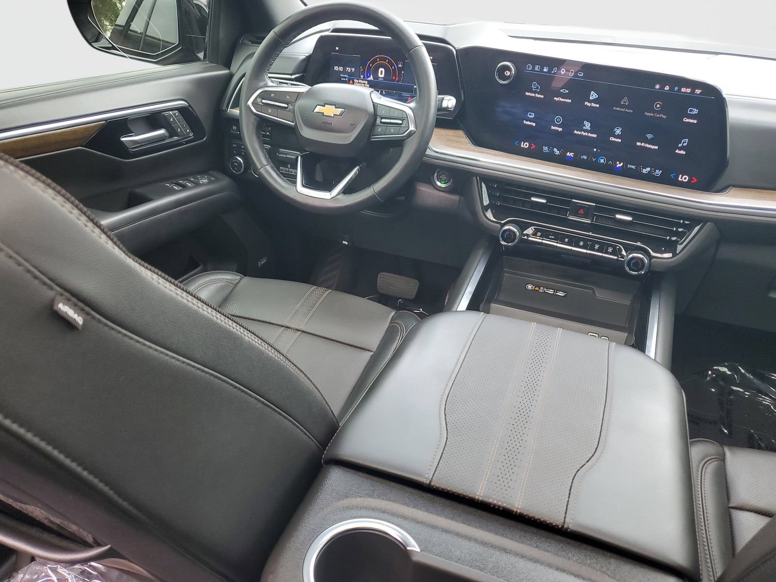 Used 2025 Chevrolet Tahoe High Country AWD/4WD image 10