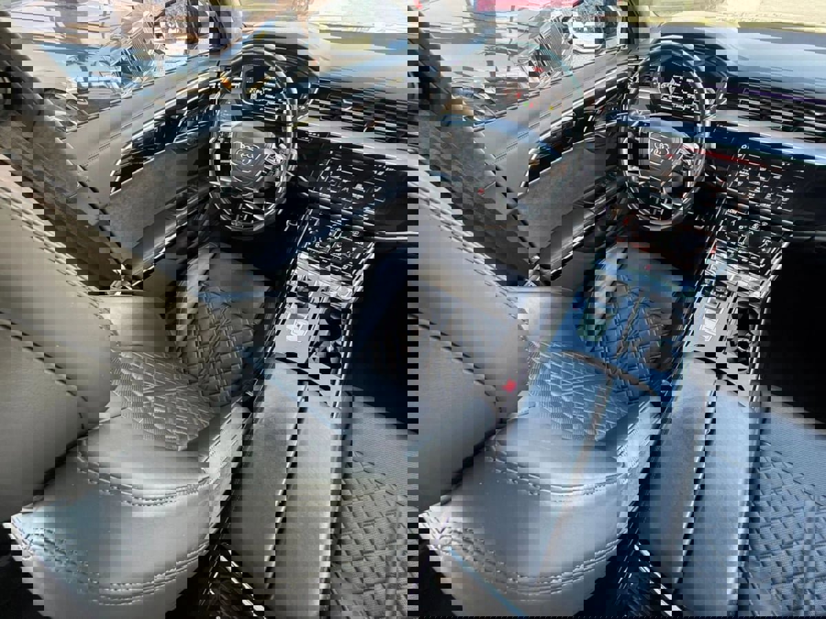 Used 2021 Audi S8 L w/ S8 Executive Package image 29