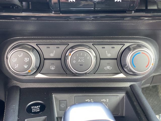 Used 2025 Nissan Kicks SV w/ SV Premium Package image 19