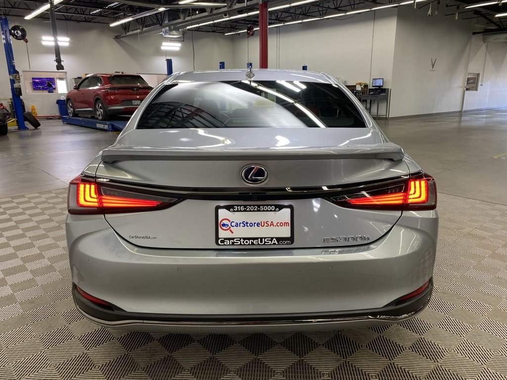 Used 2022 Lexus ES 300h F Sport image 15
