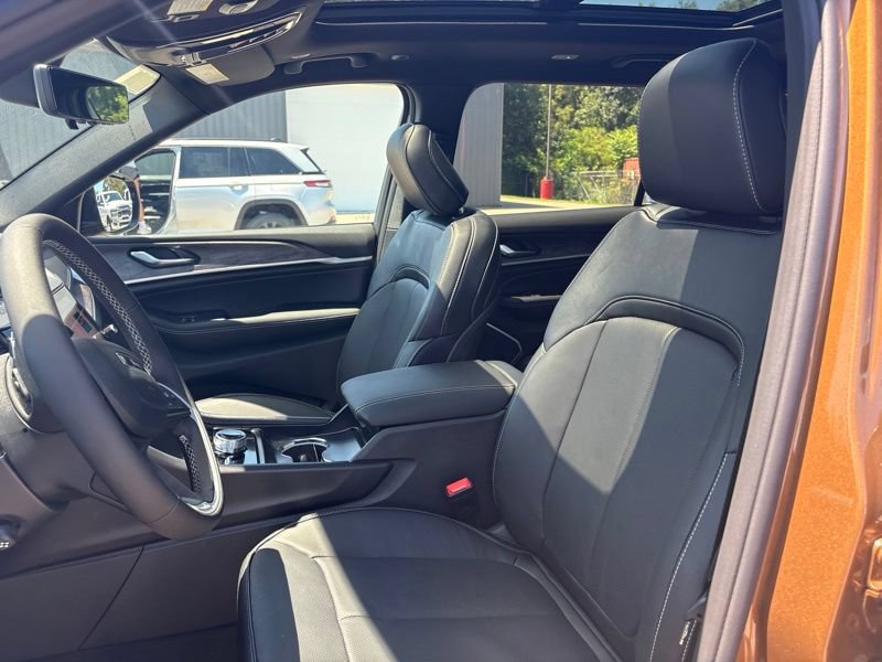 New 2026 Jeep Grand Cherokee L Limited AWD/4WD image 25