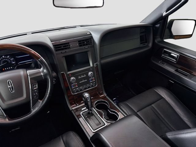 Used 2016 Lincoln Navigator Reserve AWD/4WD image 25