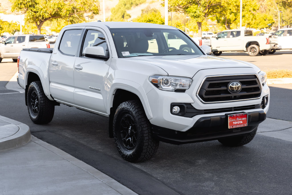 Used 2021 Toyota Tacoma SR5 RWD image 3